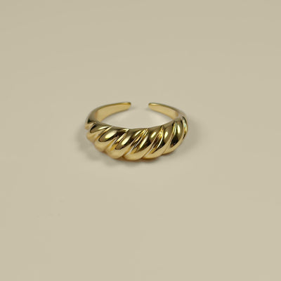Wide surface Croissant Ring